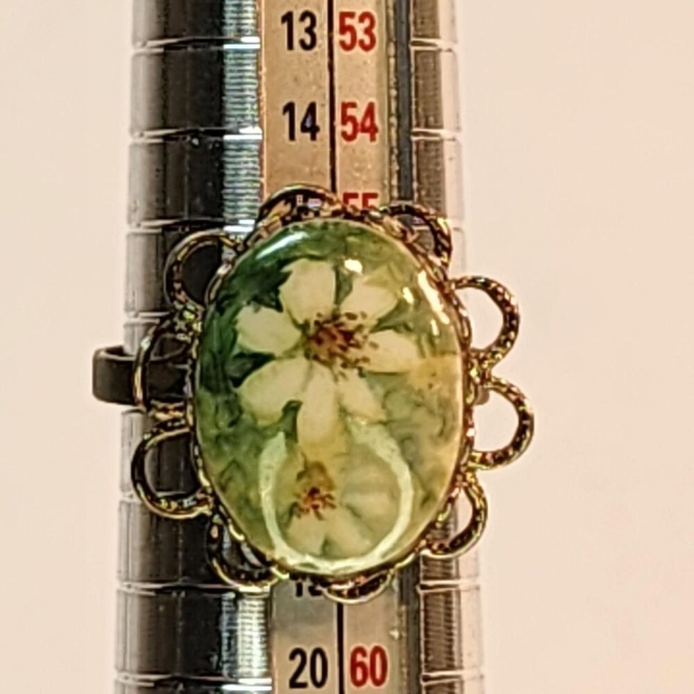 Vintage Boho Daisy Cabochon Gold Tone Green White Yellow Floral Adjustable Ring